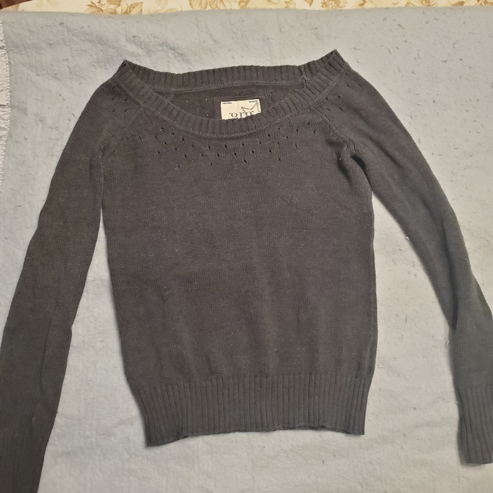 Grey sweater (Garage)
